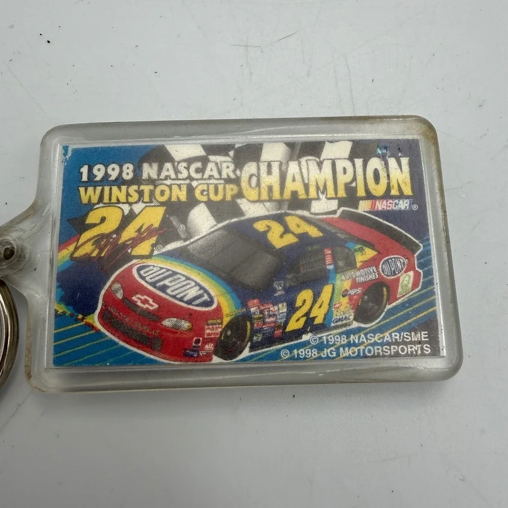 Vintage 1998 NASCAR Winston Cup Champion Jeff Gordon 24 DuPont Keychain Racing